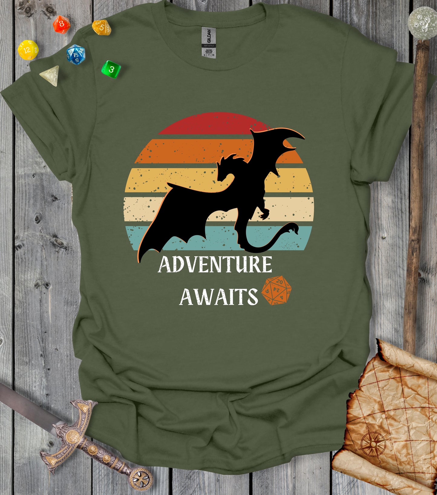 Adventure awaits - Retro sun - T-shirt